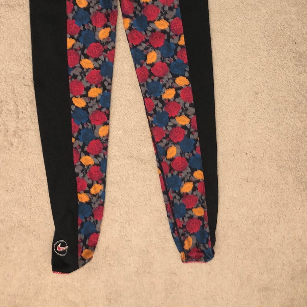 Nike girls XL blossom collection leggings